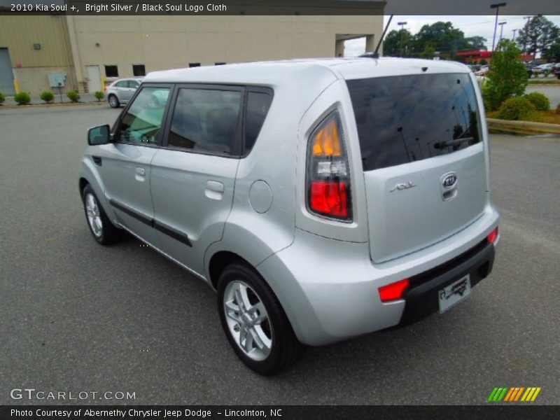 Bright Silver / Black Soul Logo Cloth 2010 Kia Soul +