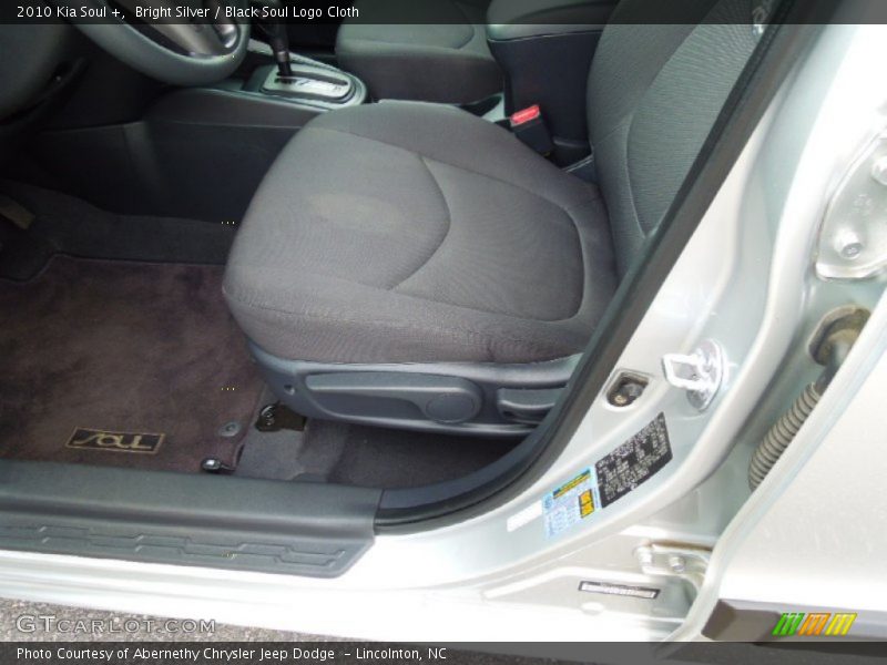 Bright Silver / Black Soul Logo Cloth 2010 Kia Soul +