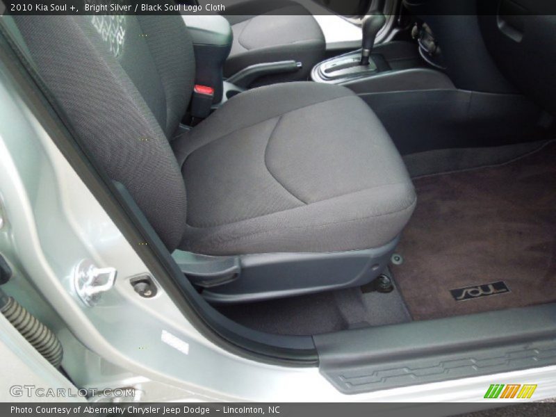 Bright Silver / Black Soul Logo Cloth 2010 Kia Soul +