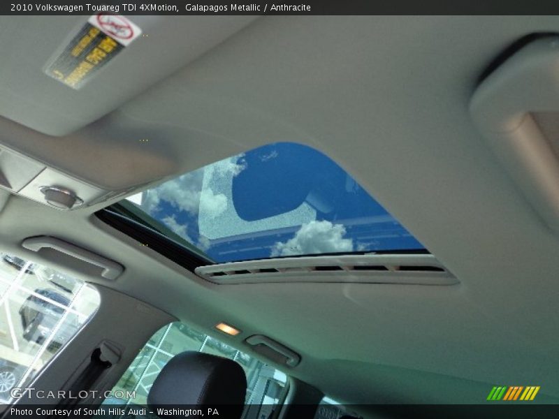 Galapagos Metallic / Anthracite 2010 Volkswagen Touareg TDI 4XMotion