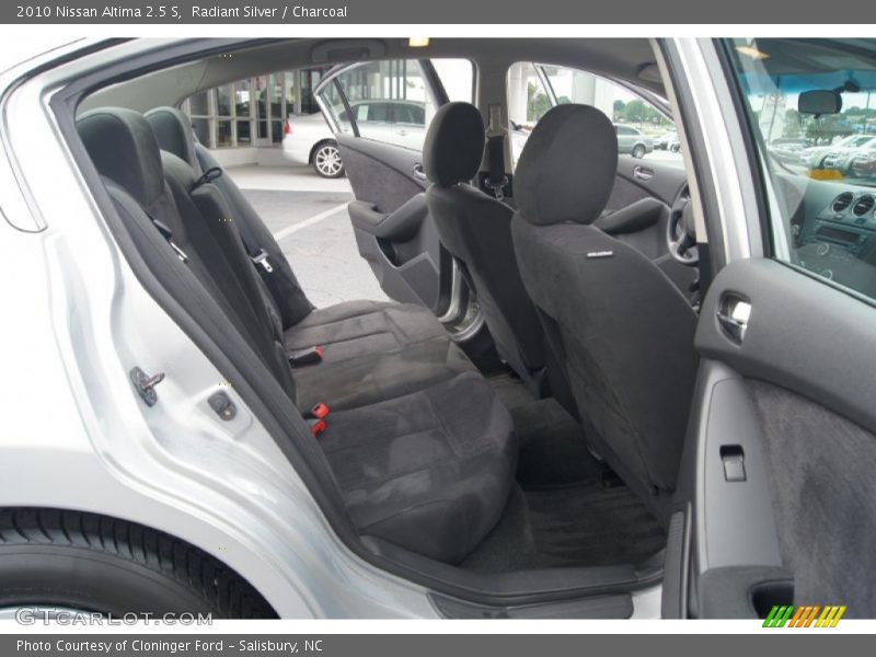 Radiant Silver / Charcoal 2010 Nissan Altima 2.5 S