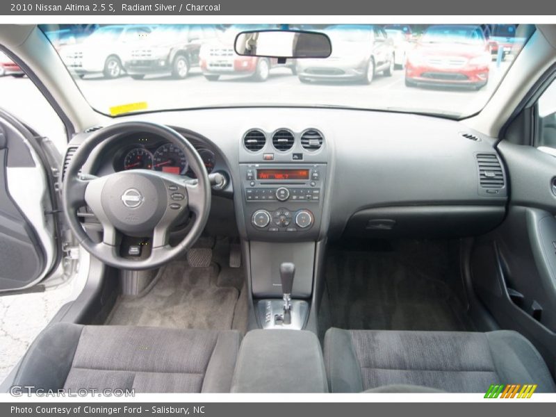 Radiant Silver / Charcoal 2010 Nissan Altima 2.5 S