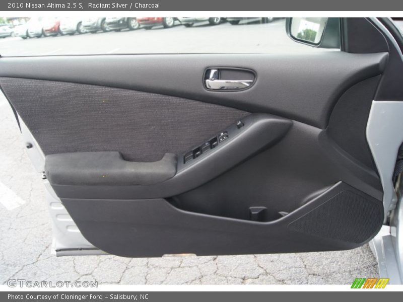Radiant Silver / Charcoal 2010 Nissan Altima 2.5 S