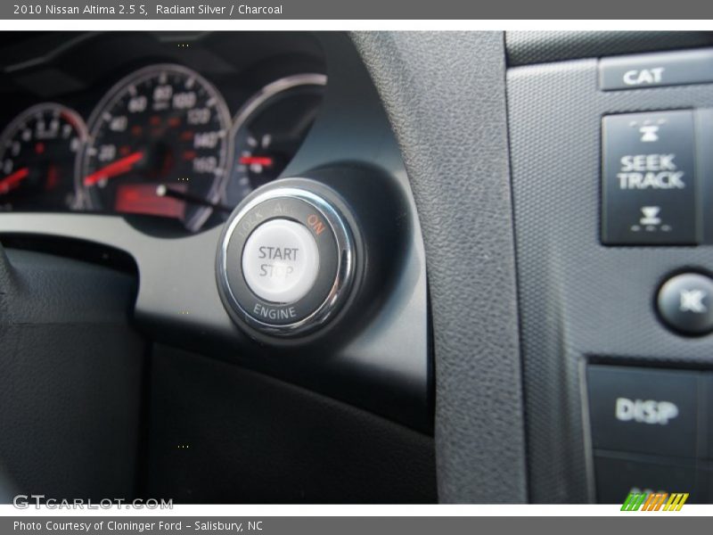 Radiant Silver / Charcoal 2010 Nissan Altima 2.5 S