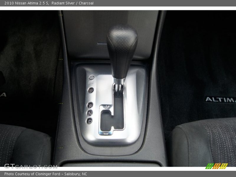 Radiant Silver / Charcoal 2010 Nissan Altima 2.5 S