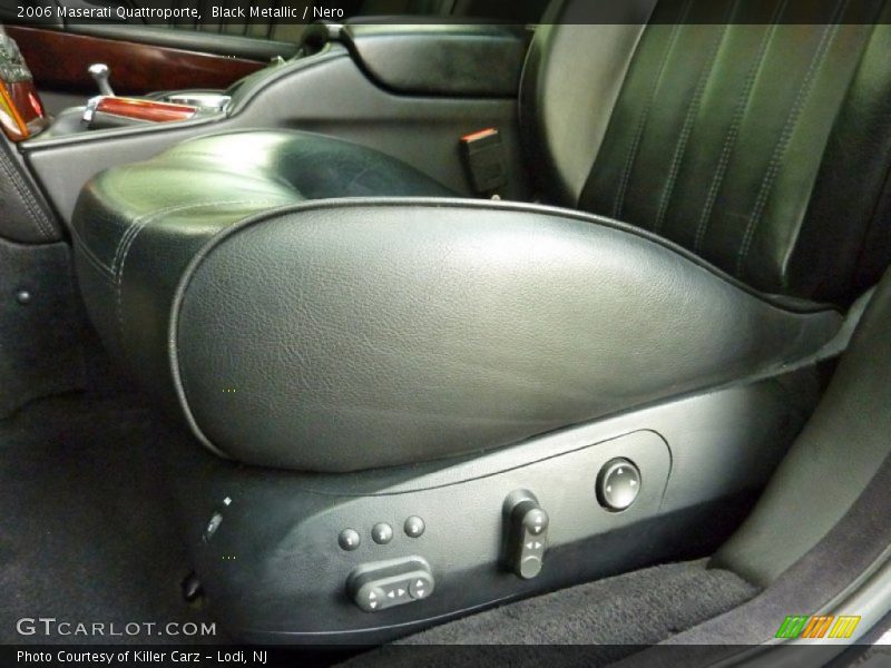 Front Seat of 2006 Quattroporte 