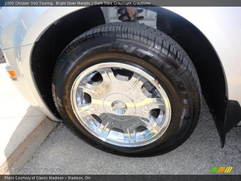 Bright Silver Metallic / Dark Slate Gray/Light Graystone 2005 Chrysler 300 Touring