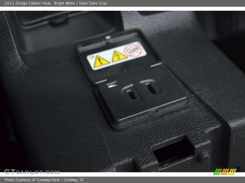 Bright White / Dark Slate Gray 2011 Dodge Caliber Heat