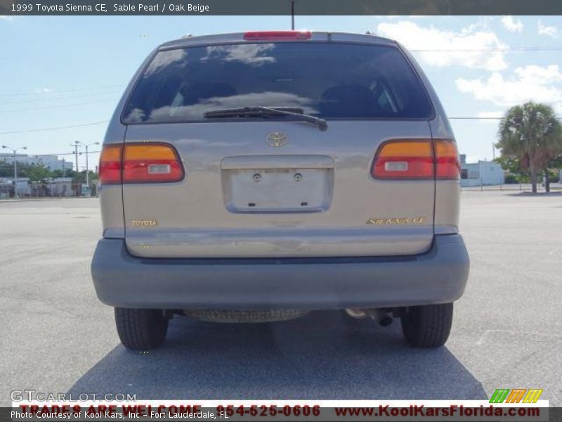 Sable Pearl / Oak Beige 1999 Toyota Sienna CE