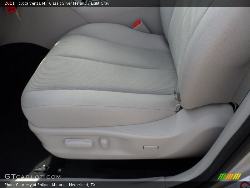 Classic Silver Metallic / Light Gray 2011 Toyota Venza I4