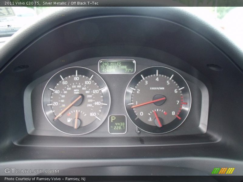 Silver Metallic / Off Black T-Tec 2011 Volvo C30 T5