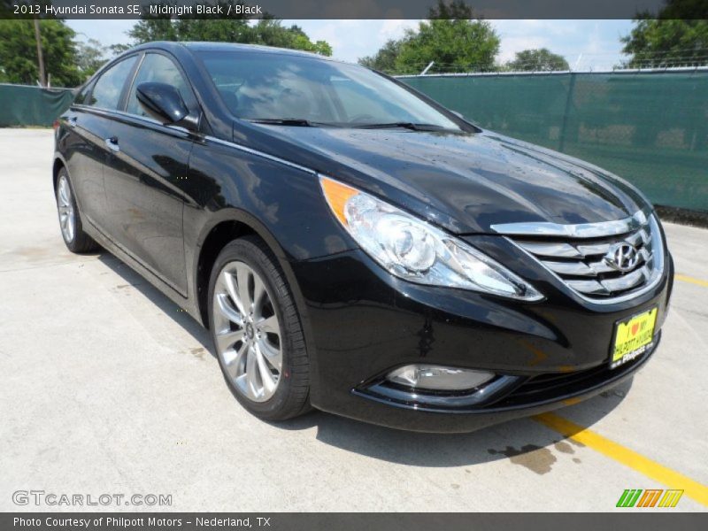 Midnight Black / Black 2013 Hyundai Sonata SE