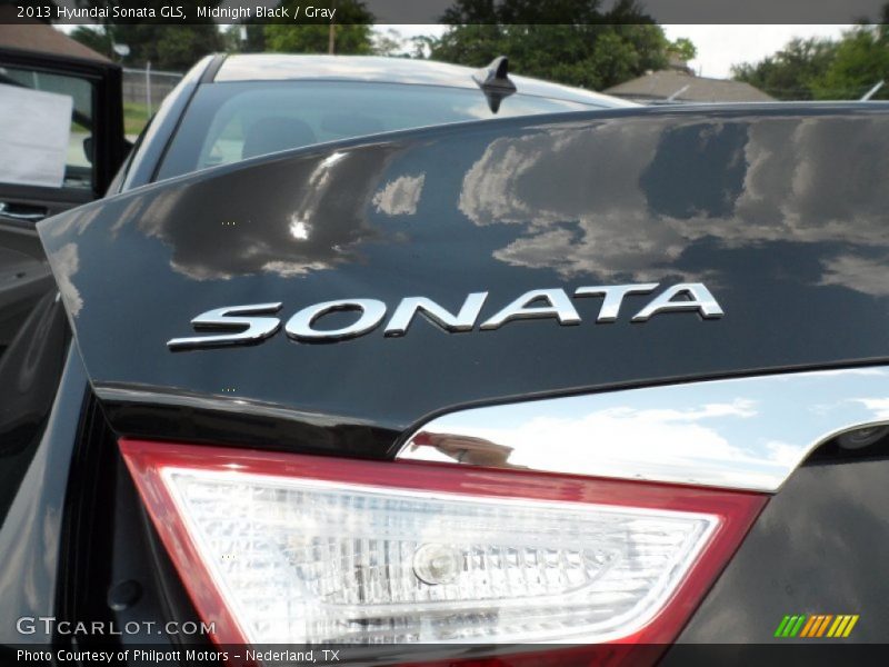 Midnight Black / Gray 2013 Hyundai Sonata GLS