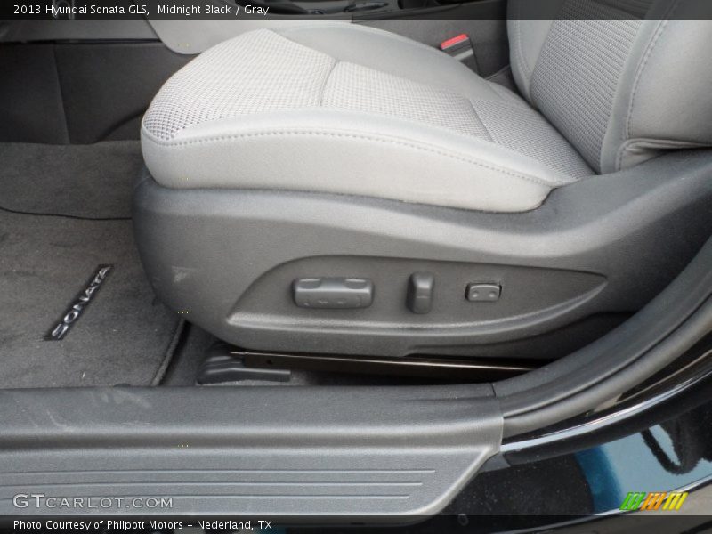Midnight Black / Gray 2013 Hyundai Sonata GLS
