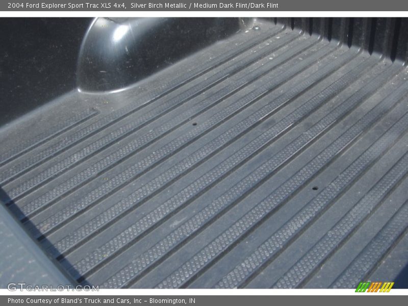 Silver Birch Metallic / Medium Dark Flint/Dark Flint 2004 Ford Explorer Sport Trac XLS 4x4