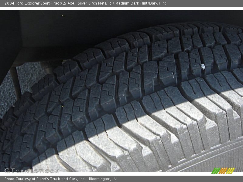 Silver Birch Metallic / Medium Dark Flint/Dark Flint 2004 Ford Explorer Sport Trac XLS 4x4