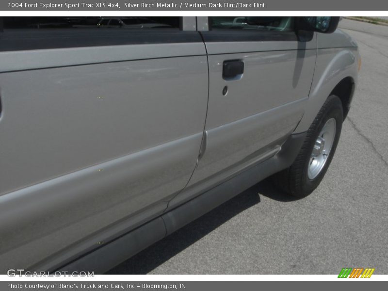 Silver Birch Metallic / Medium Dark Flint/Dark Flint 2004 Ford Explorer Sport Trac XLS 4x4