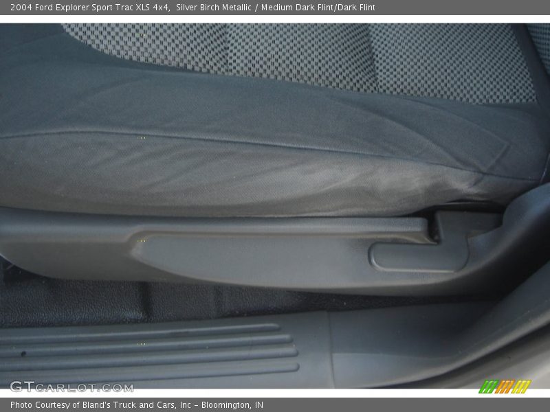 Silver Birch Metallic / Medium Dark Flint/Dark Flint 2004 Ford Explorer Sport Trac XLS 4x4