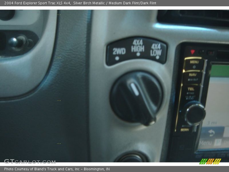 Silver Birch Metallic / Medium Dark Flint/Dark Flint 2004 Ford Explorer Sport Trac XLS 4x4