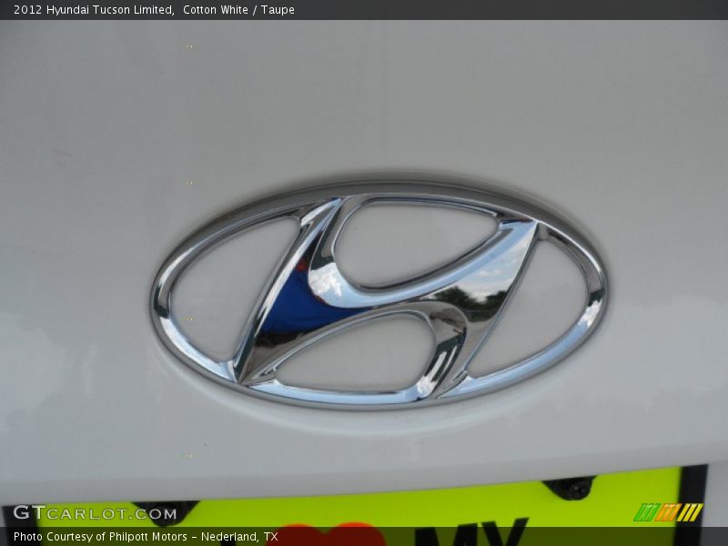 Cotton White / Taupe 2012 Hyundai Tucson Limited