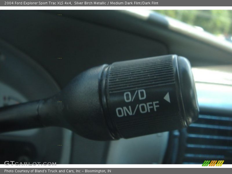 Silver Birch Metallic / Medium Dark Flint/Dark Flint 2004 Ford Explorer Sport Trac XLS 4x4