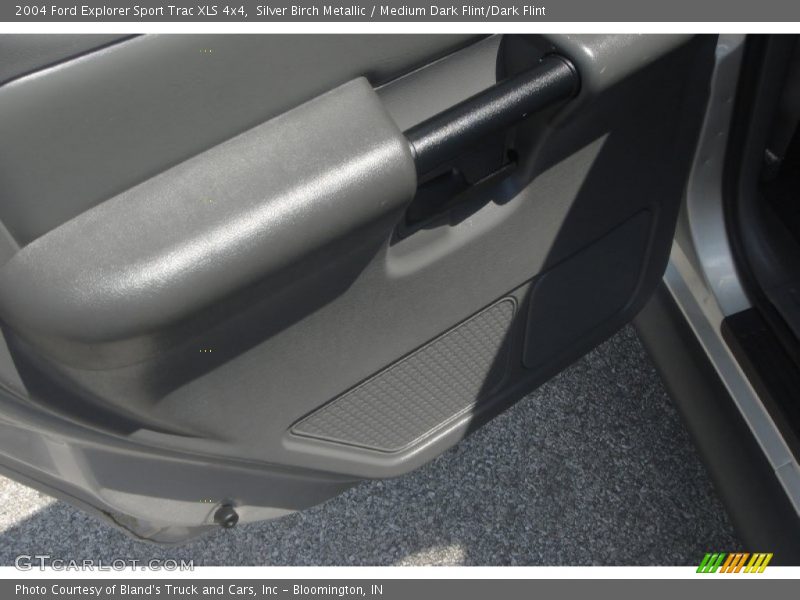 Silver Birch Metallic / Medium Dark Flint/Dark Flint 2004 Ford Explorer Sport Trac XLS 4x4