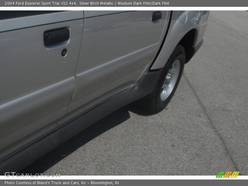 Silver Birch Metallic / Medium Dark Flint/Dark Flint 2004 Ford Explorer Sport Trac XLS 4x4