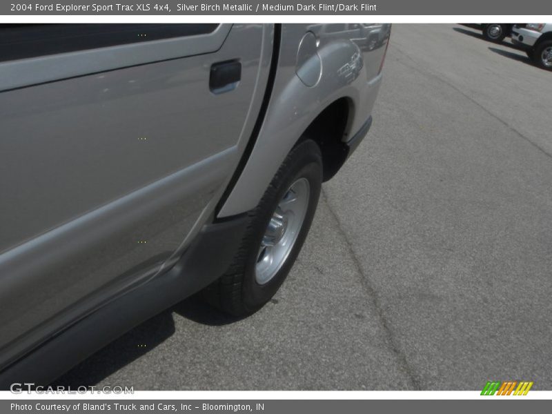 Silver Birch Metallic / Medium Dark Flint/Dark Flint 2004 Ford Explorer Sport Trac XLS 4x4