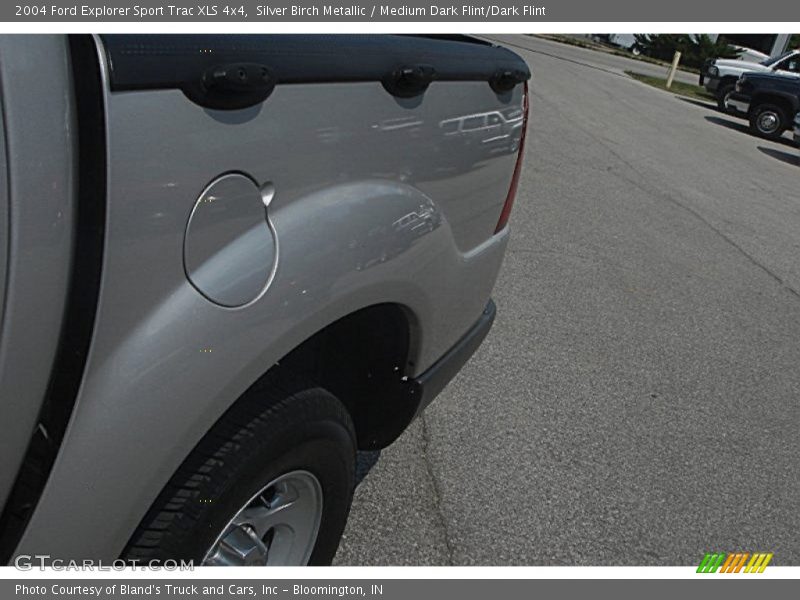 Silver Birch Metallic / Medium Dark Flint/Dark Flint 2004 Ford Explorer Sport Trac XLS 4x4