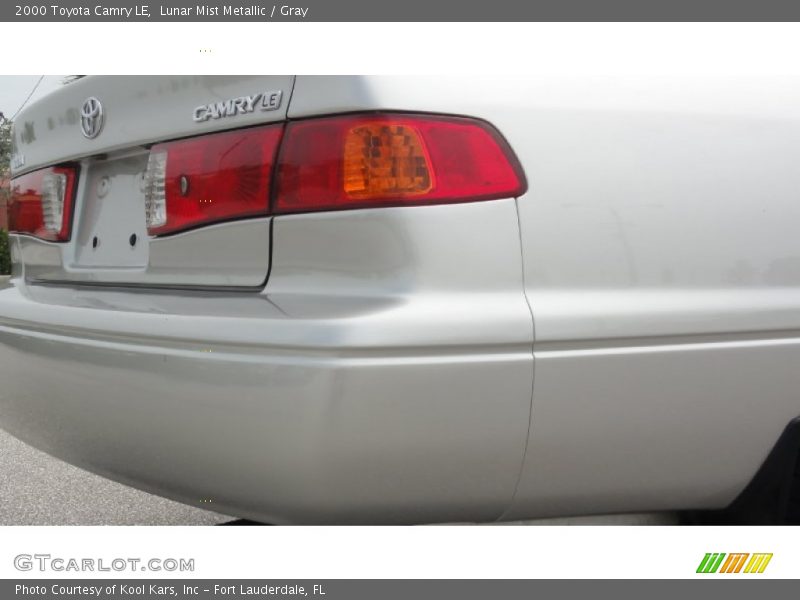 Lunar Mist Metallic / Gray 2000 Toyota Camry LE