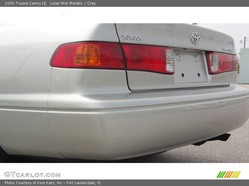 Lunar Mist Metallic / Gray 2000 Toyota Camry LE