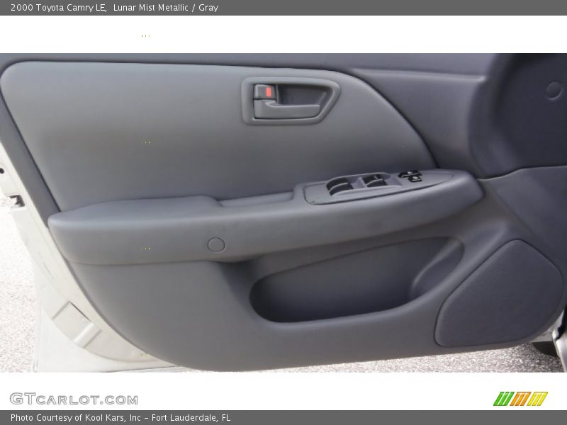 Lunar Mist Metallic / Gray 2000 Toyota Camry LE