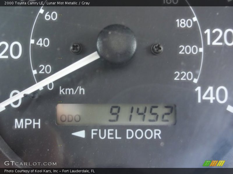 Lunar Mist Metallic / Gray 2000 Toyota Camry LE