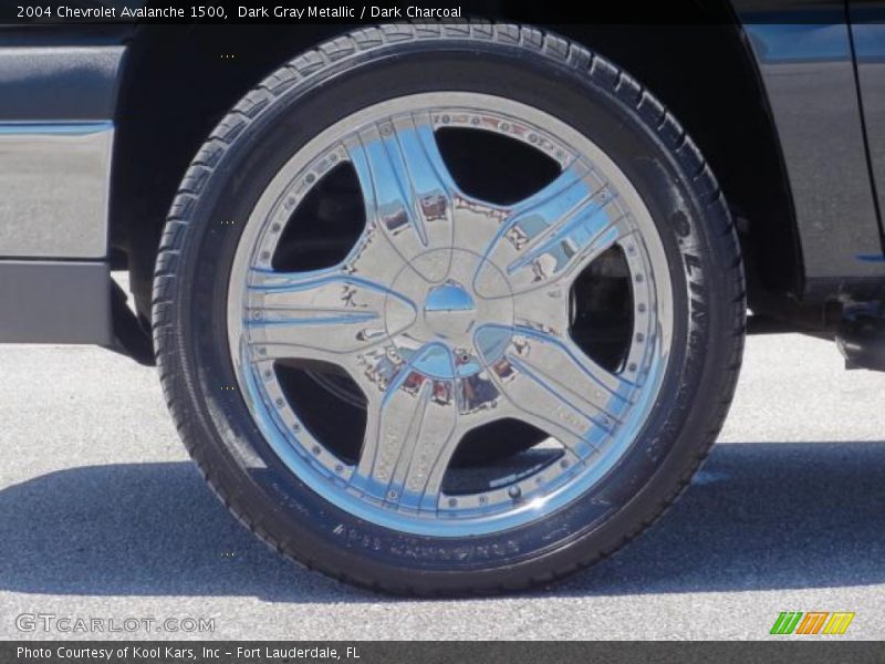 Dark Gray Metallic / Dark Charcoal 2004 Chevrolet Avalanche 1500