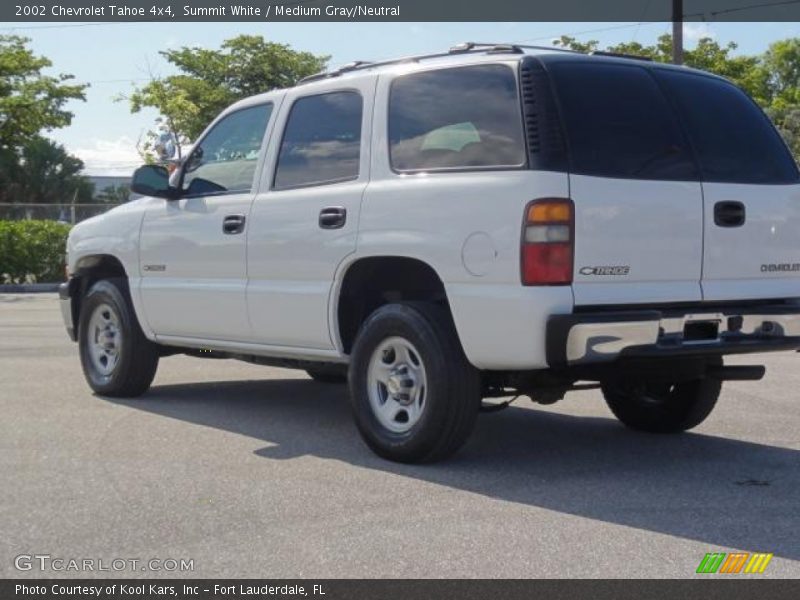 Summit White / Medium Gray/Neutral 2002 Chevrolet Tahoe 4x4