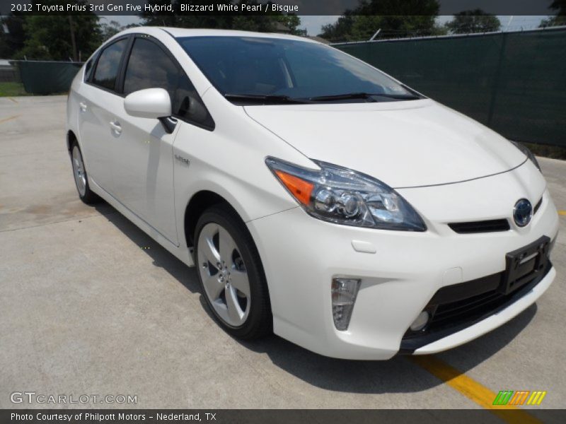 Front 3/4 View of 2012 Prius 3rd Gen Five Hybrid