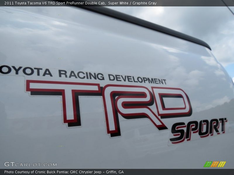 Super White / Graphite Gray 2011 Toyota Tacoma V6 TRD Sport PreRunner Double Cab