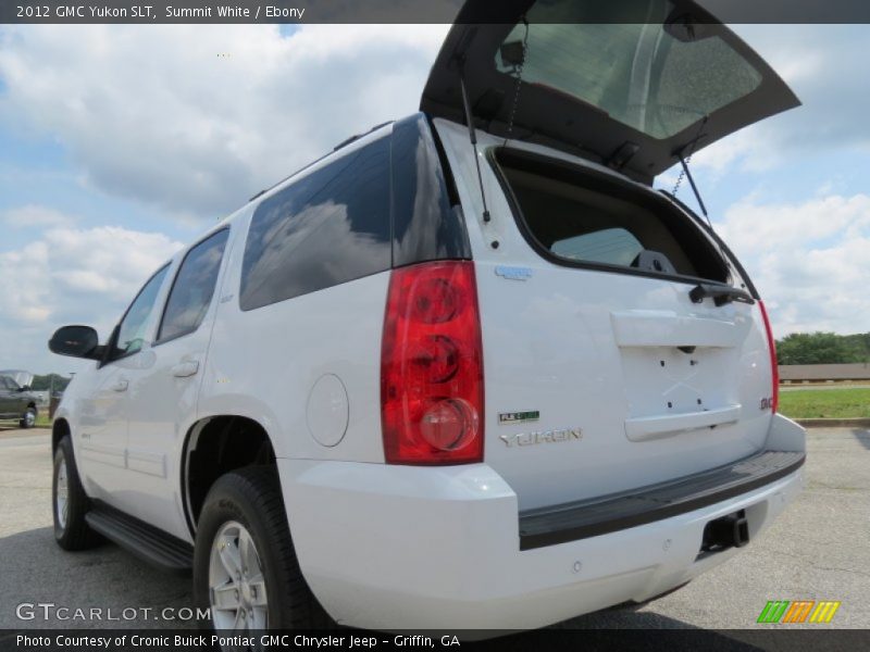Summit White / Ebony 2012 GMC Yukon SLT