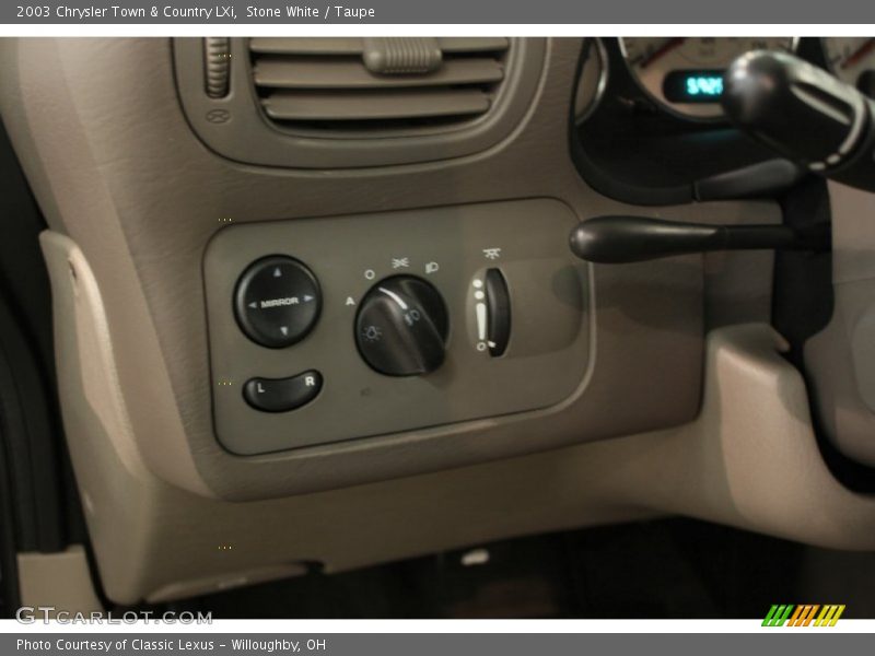 Stone White / Taupe 2003 Chrysler Town & Country LXi