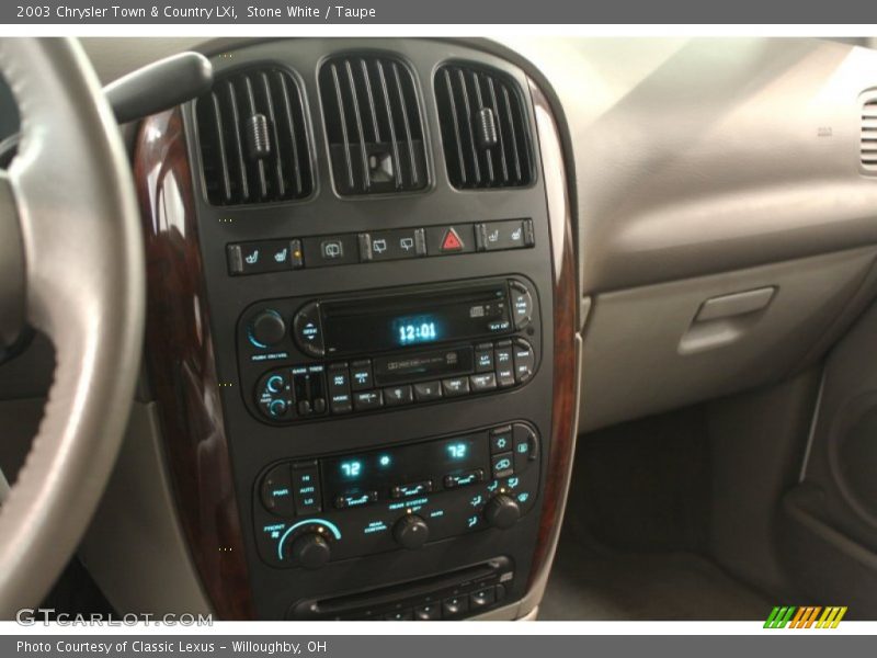 Stone White / Taupe 2003 Chrysler Town & Country LXi