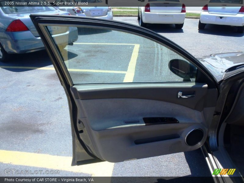 Super Black / Blond 2005 Nissan Altima 2.5 S
