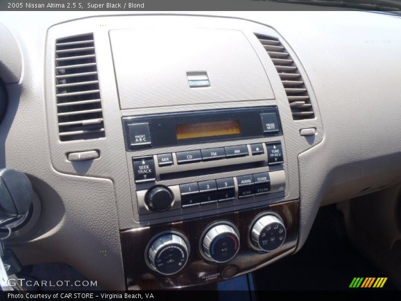 Super Black / Blond 2005 Nissan Altima 2.5 S