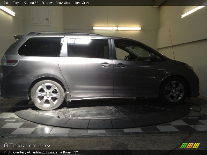 Predawn Gray Mica / Light Gray 2011 Toyota Sienna SE