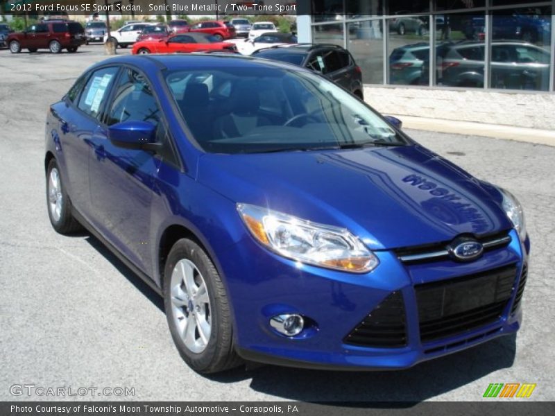 Front 3/4 View of 2012 Focus SE Sport Sedan