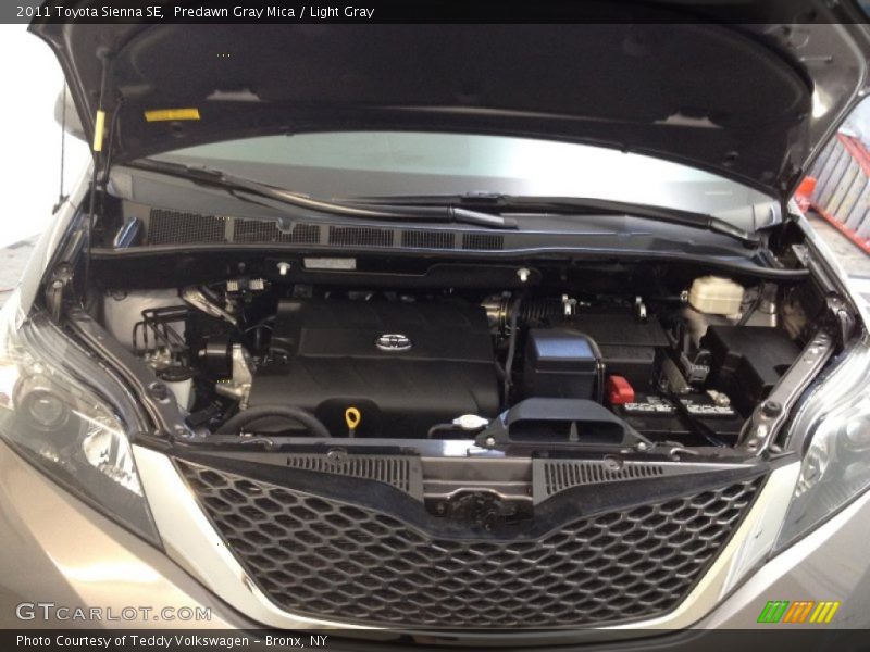Predawn Gray Mica / Light Gray 2011 Toyota Sienna SE