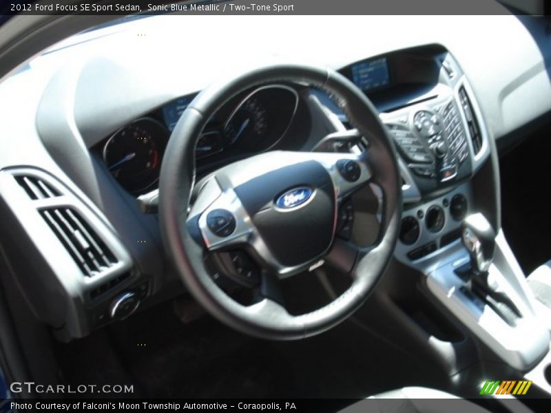 Sonic Blue Metallic / Two-Tone Sport 2012 Ford Focus SE Sport Sedan