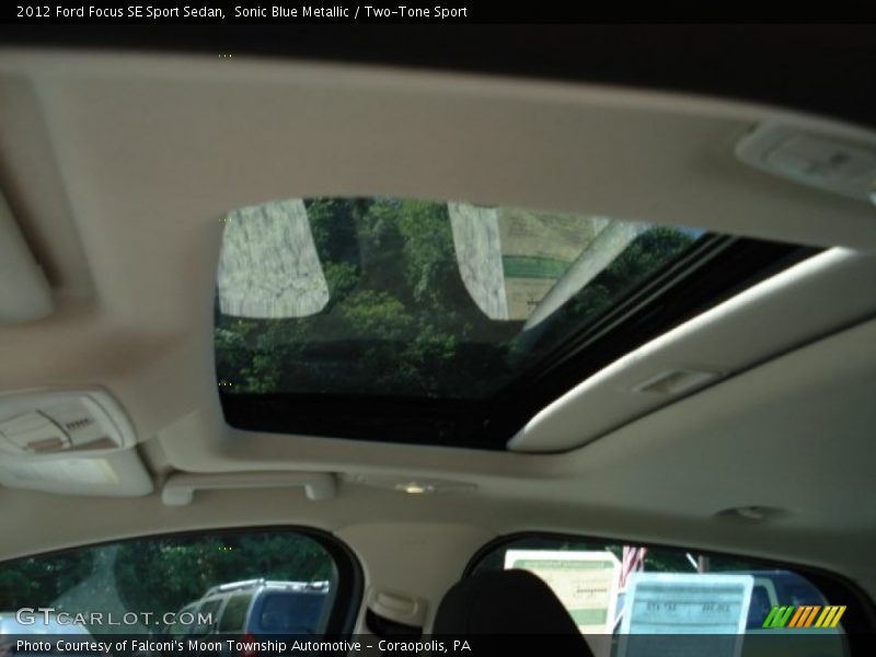 Sonic Blue Metallic / Two-Tone Sport 2012 Ford Focus SE Sport Sedan