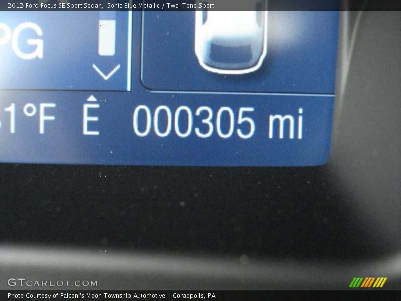 Sonic Blue Metallic / Two-Tone Sport 2012 Ford Focus SE Sport Sedan