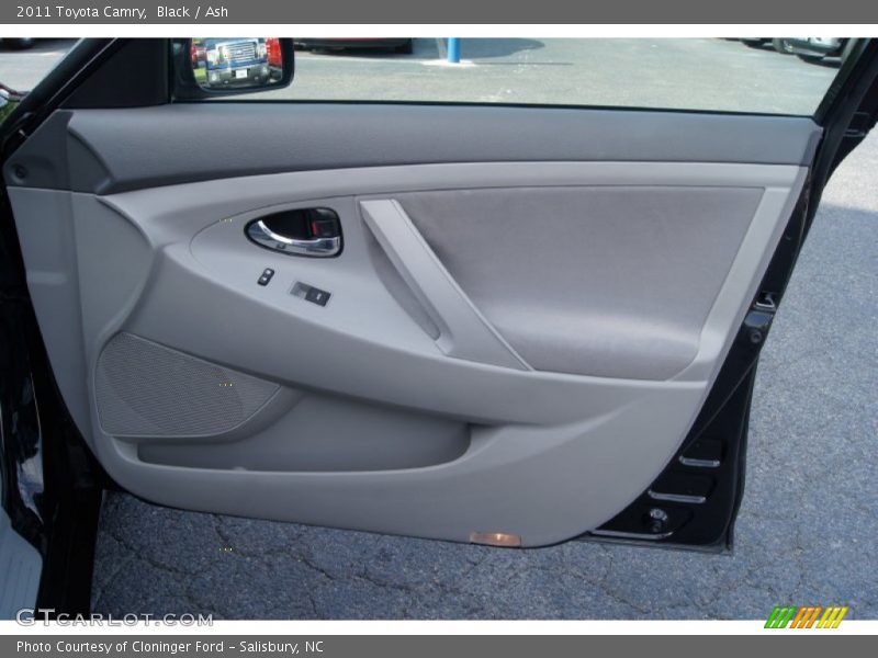Black / Ash 2011 Toyota Camry