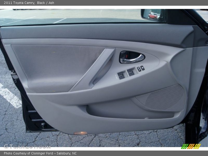 Black / Ash 2011 Toyota Camry